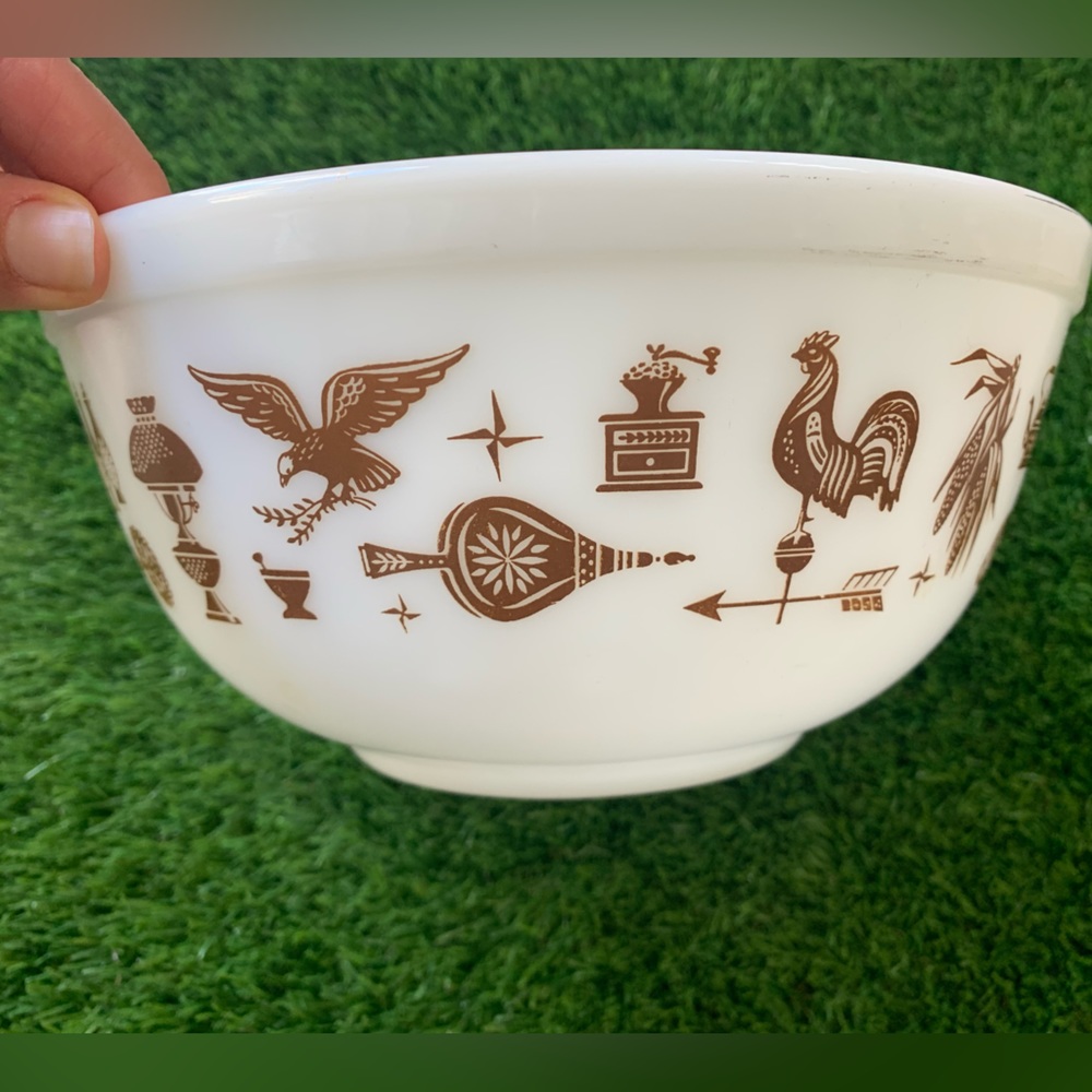 Vintage Pyrex Early American 2 1/2 Qt. Mixing Bowl